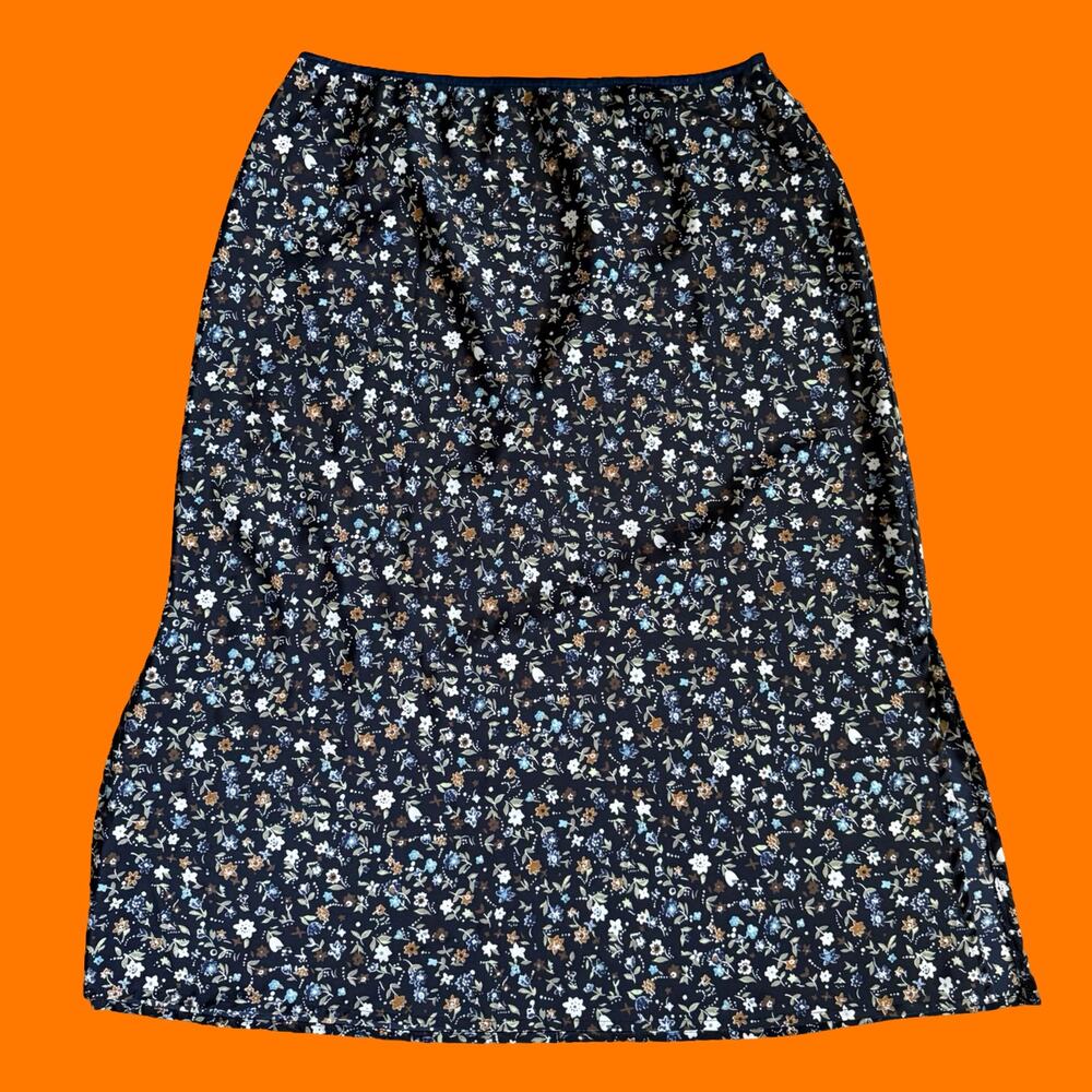 90's vintage navy blue chiffon floral print skirt Size 13 vintage blue